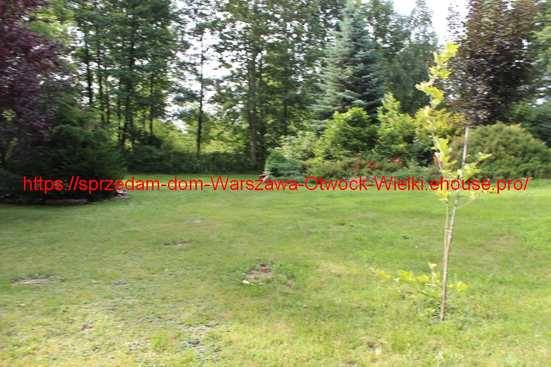 Haus zu verkaufen Warschau, in der Nähe von Otwock Wielki, Rokola-See, Gemeinde Karczew (32 km) auf einem phänomenalen Grundstück in der NATURA-2000-Pufferzone, am Hang, mit einem 16 Jahre alten Landschaftsgarten
