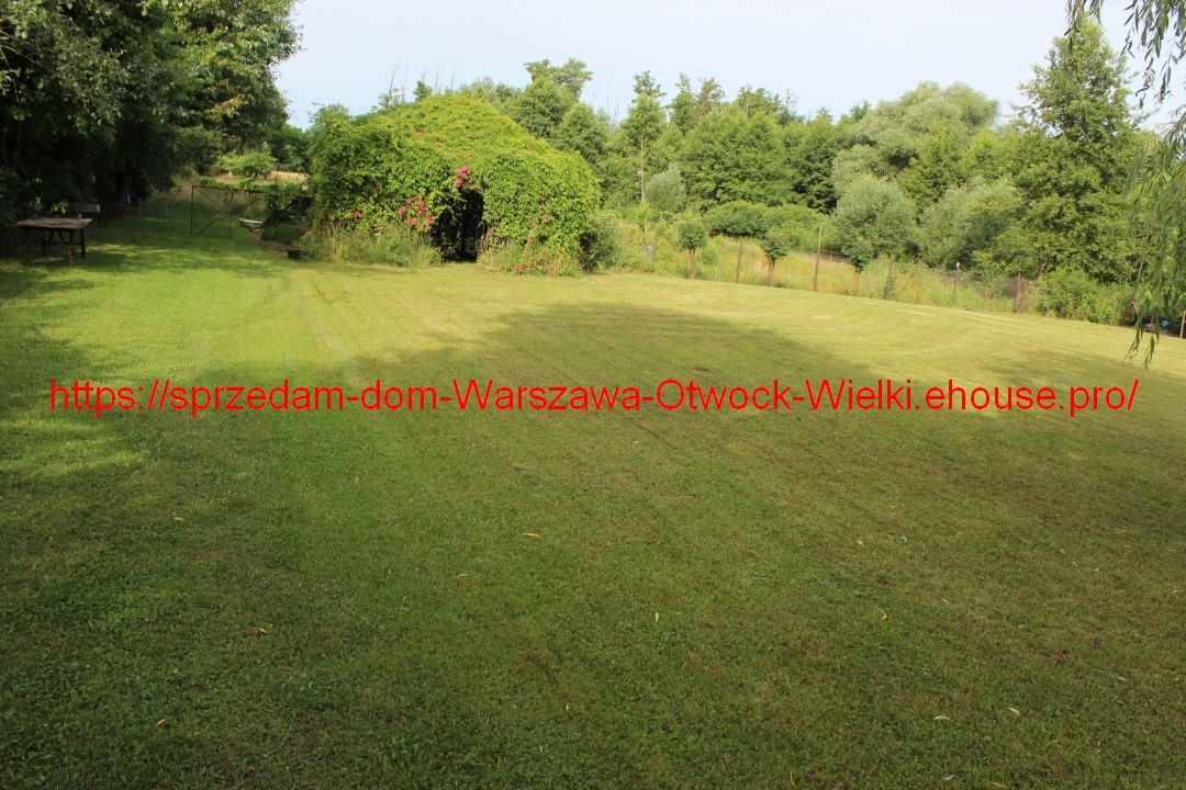 house for sale Warsaw (32km) on a phenomenal plot in the NATURA-2000 buffer zone, on a slope, with a 16-year-old garden